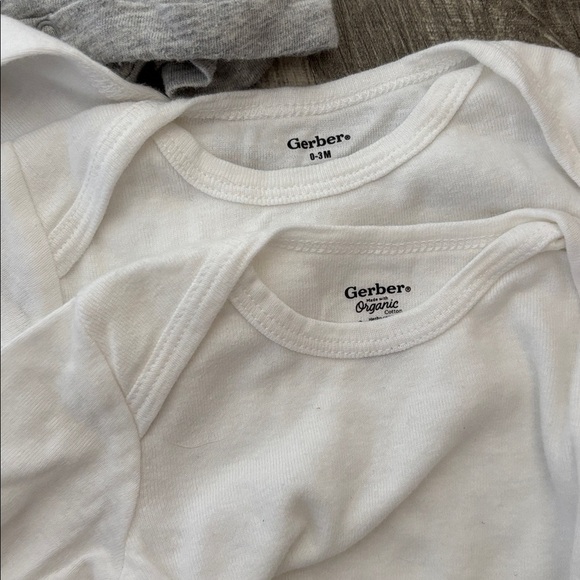 Lot of 11 baby boys 0-3M clothing and onsies sets - Picture 9 of 9